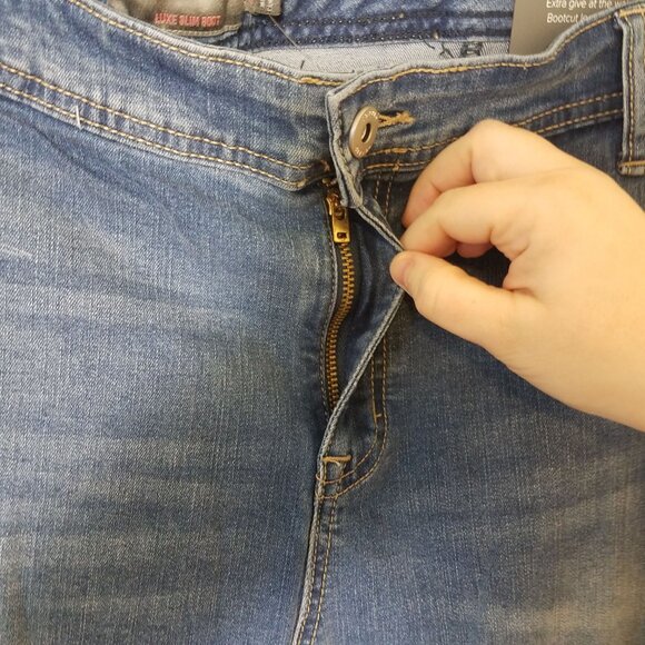 Torrid Jeans Womens 24R Blue Luxe Slim Boot Typhoon Super Stretch Denim 13743485 - Picture 4 of 9